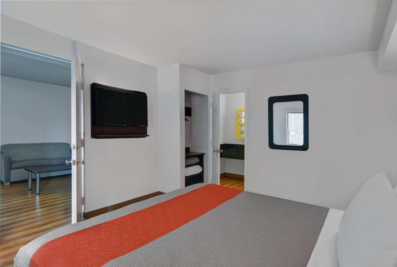 Motel 6-Cutler Bay, Fl Eksteriør billede