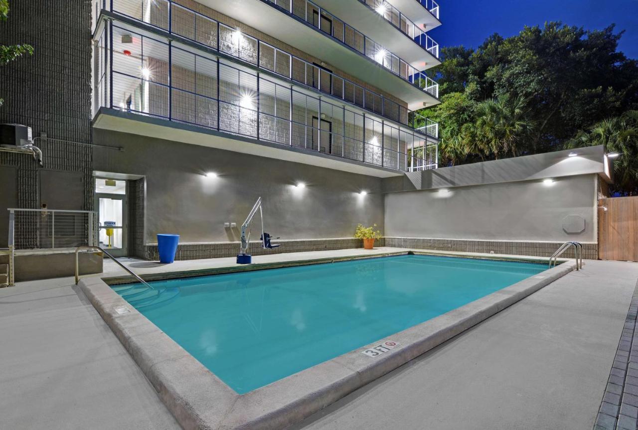 Motel 6-Cutler Bay, Fl Eksteriør billede