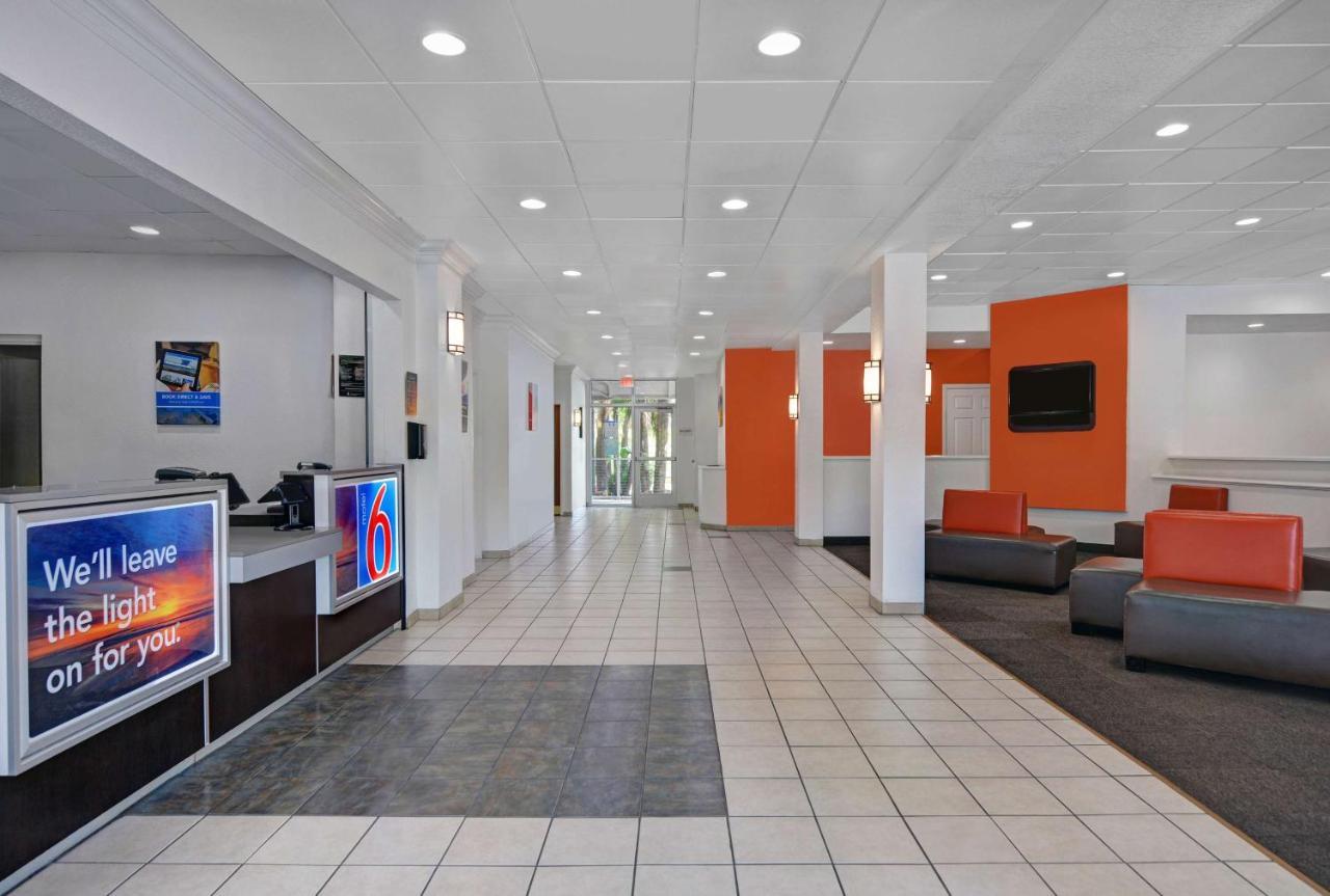 Motel 6-Cutler Bay, Fl Eksteriør billede