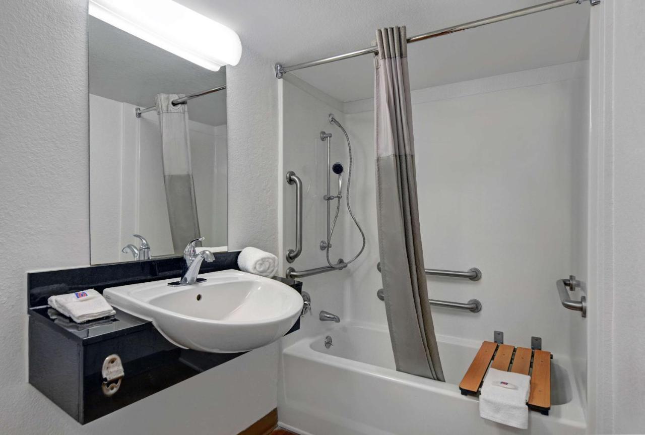Motel 6-Cutler Bay, Fl Eksteriør billede