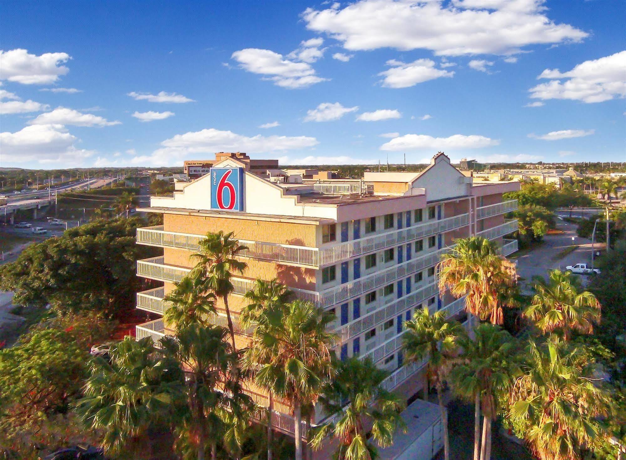 Motel 6-Cutler Bay, Fl Eksteriør billede