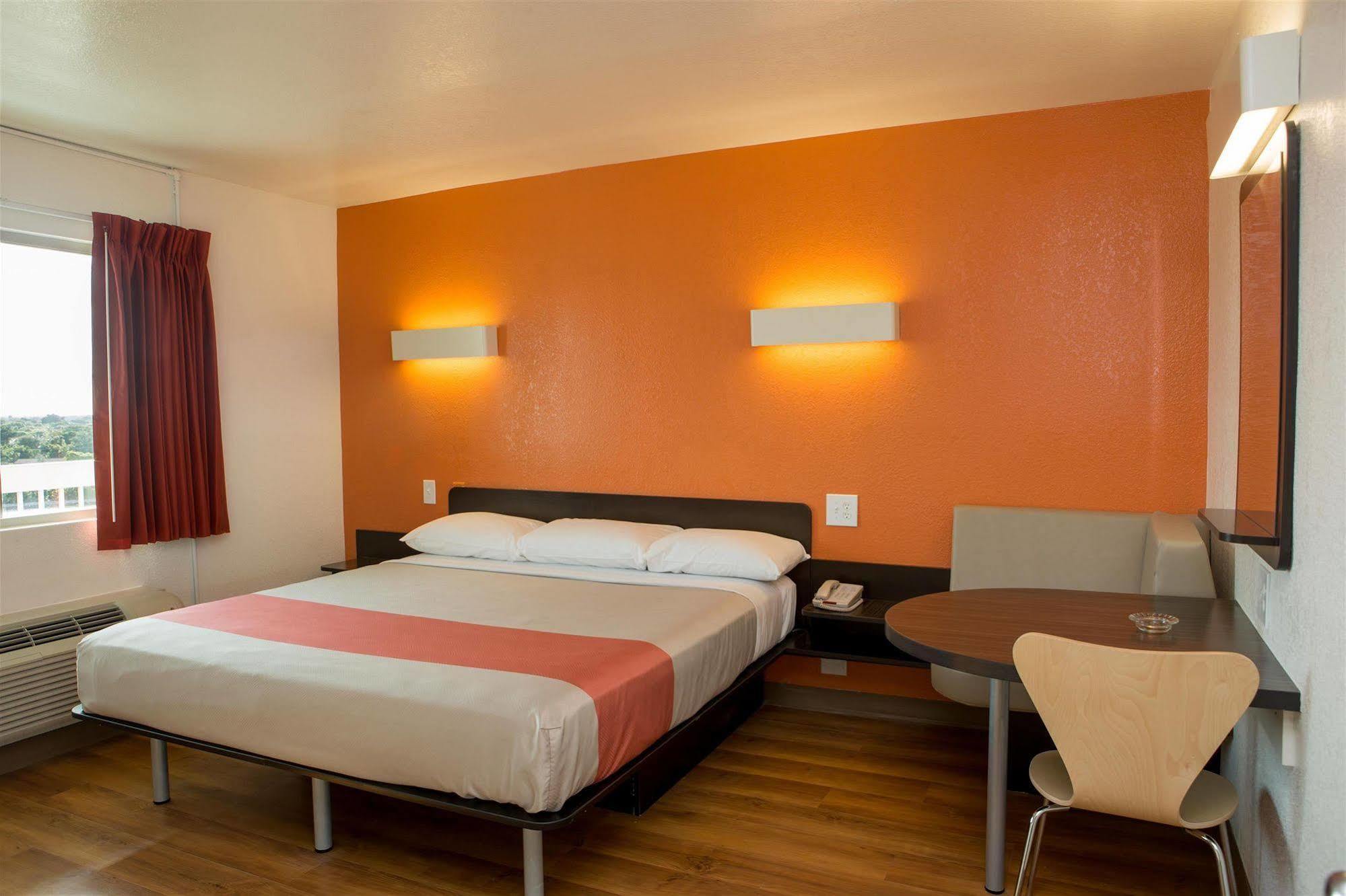 Motel 6-Cutler Bay, Fl Eksteriør billede