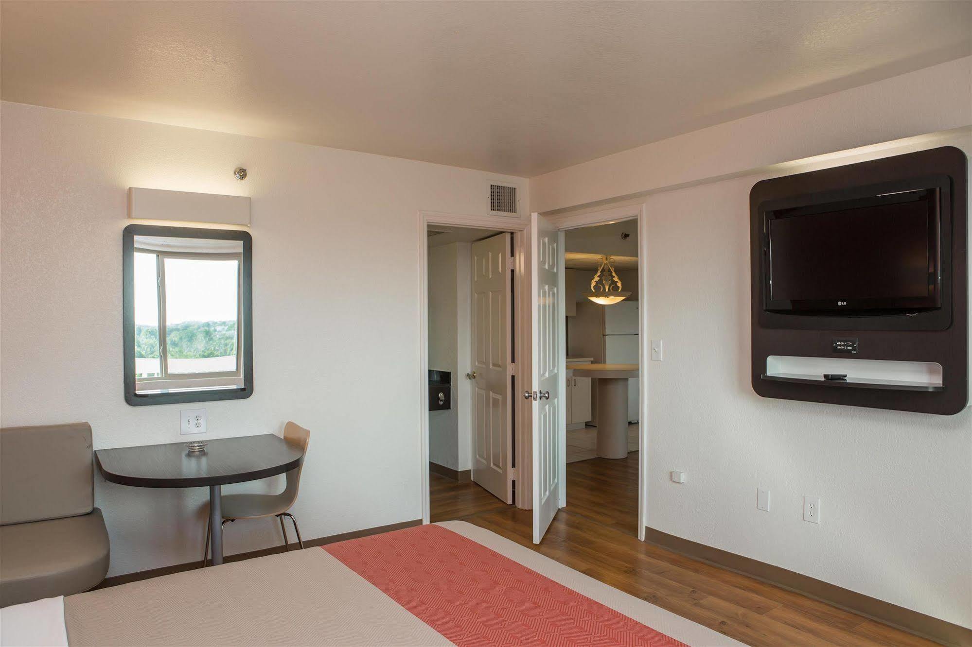 Motel 6-Cutler Bay, Fl Eksteriør billede