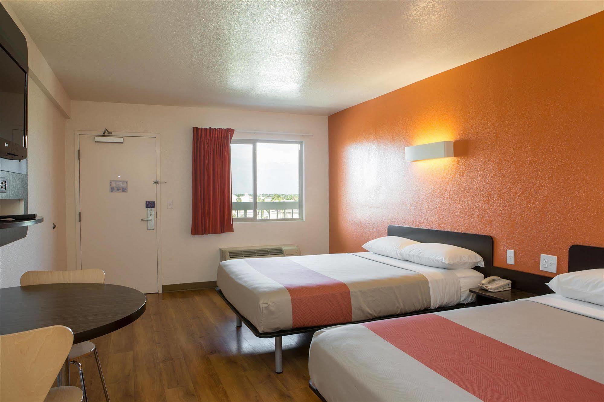 Motel 6-Cutler Bay, Fl Eksteriør billede