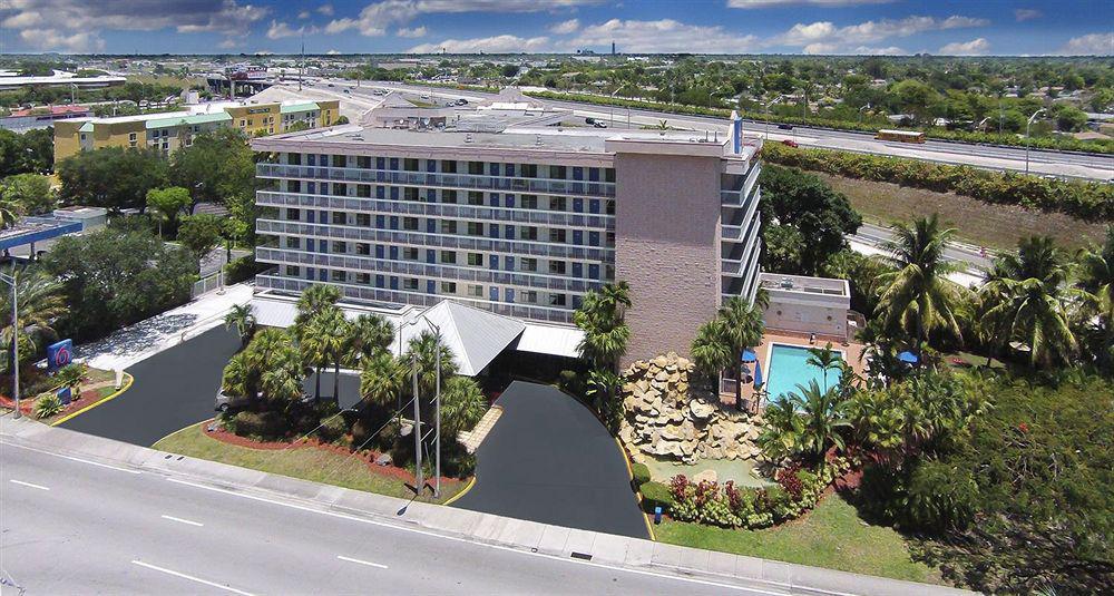 Motel 6-Cutler Bay, Fl Eksteriør billede